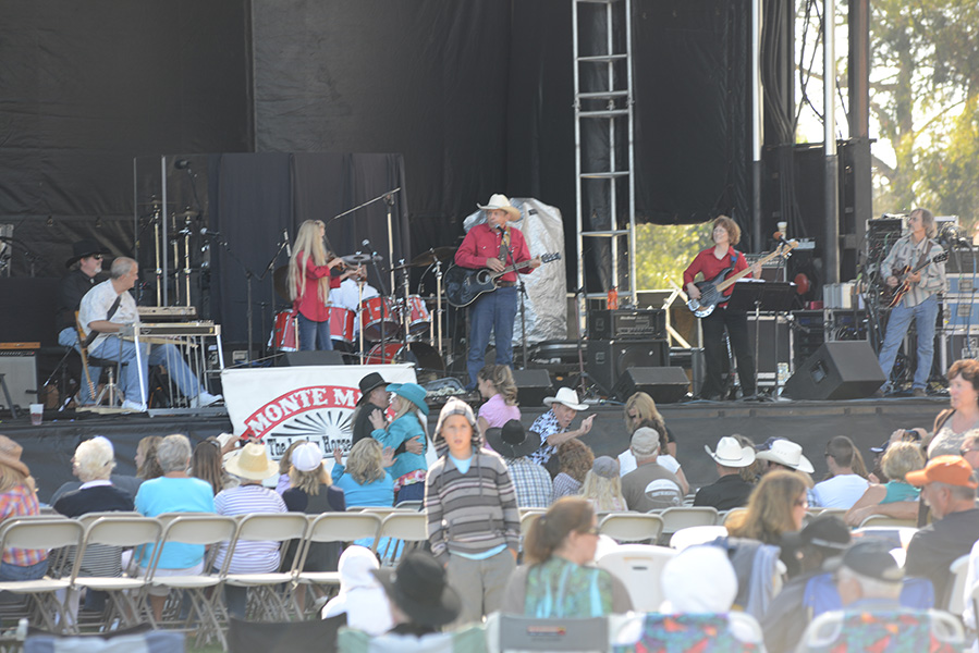 Monte opening for Gloriana